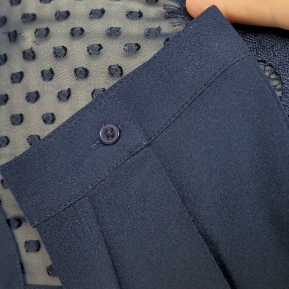 ANN TAYLOR, Lace Applique, Navy button down Blouse, Size S - Picture 5 of 8
